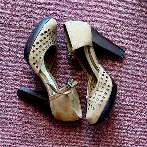Lela Rose vintage, 4 inch heel, tan